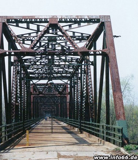 chain of the rocks bridge100