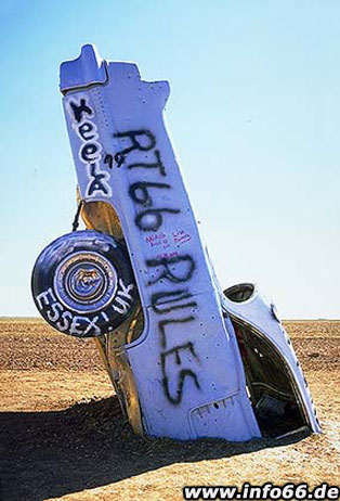 Cadillac Ranch2100